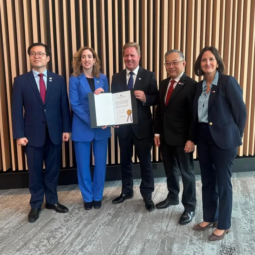 (From left) Then South Korean Trade Minister Yeo Han-koo, Costa Rican Foreign Trade Minister Indiana Trejos, New Zealand Minister for Trade and Investment Todd McClay, Singapore’s Deputy Prime Minister and Minister for Trade and Industry Gan Kim Yong and Chile’s Undersecretary for International Economic Relations Paula Estevez during the presentation of Costa Rica’s Instrument of Accession in Auckland.