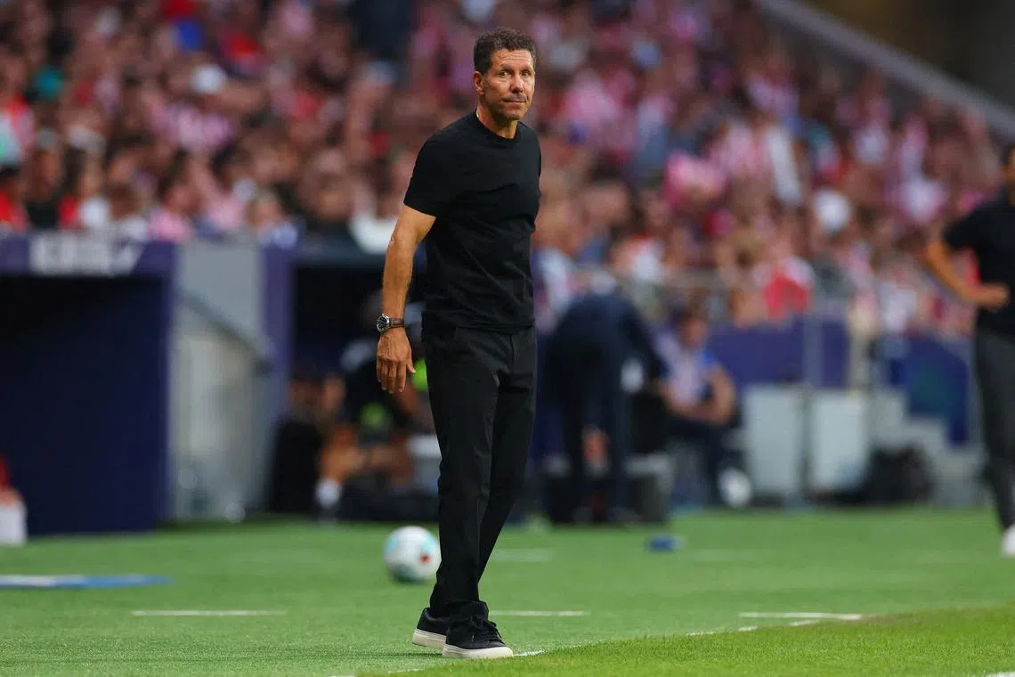 FILE PHOTO: Soccer Football - LaLiga - Atletico Madrid v Elche - Riyadh Air Metropolitano, Madrid, Spain - August 23, 2025 Atletico Madrid coach Diego Simeone REUTERS/Isabel Infantes/File Photo