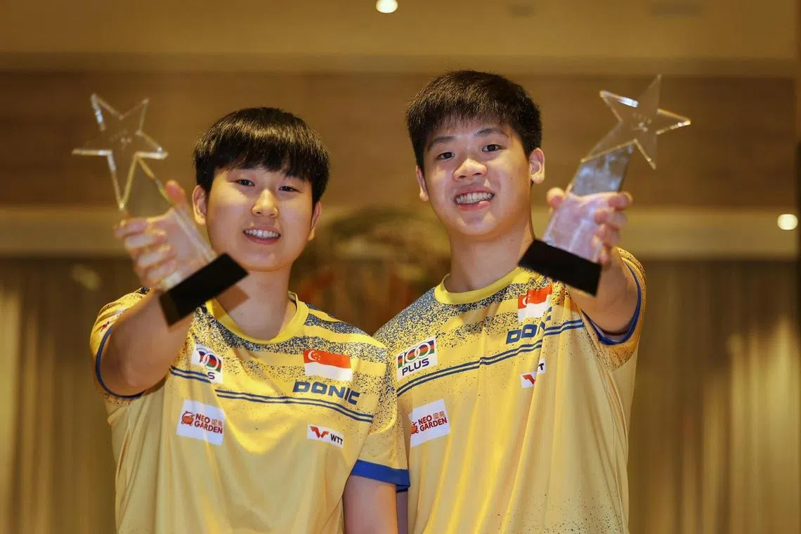 CMG20240528-SeyuTW02/萧紫薇/黎明轩/Singapore Table Tennis Association Annual Awards Night. Left, STTA Youth Player of the Year 2023: Zhou Jing Yi and STTA Star Player of the Year 2023: Izaac Quek. [One Farrer Hotel]