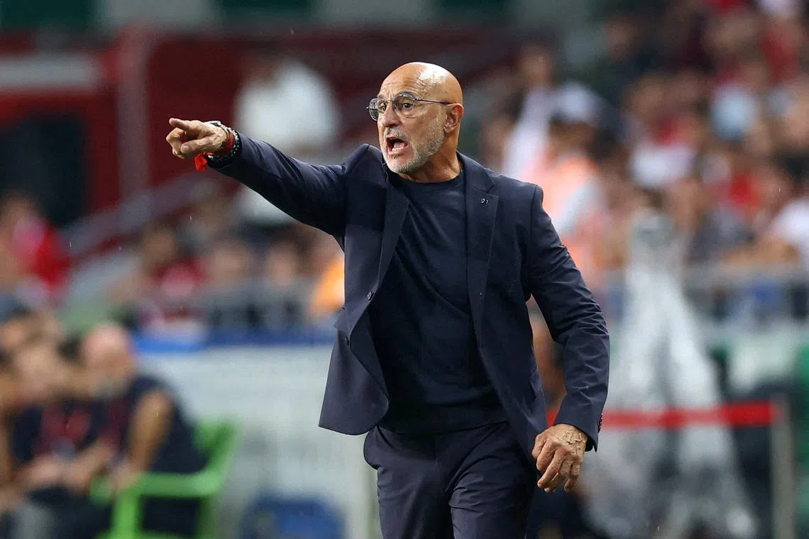 FILE PHOTO: Spain coach Luis de la Fuente during World Cup qualifier Turkey vs Spain at Konya Buyuksehir Arena, Konya, Turkey - September 7, 2025  REUTERS/Murad Sezer/File Photo