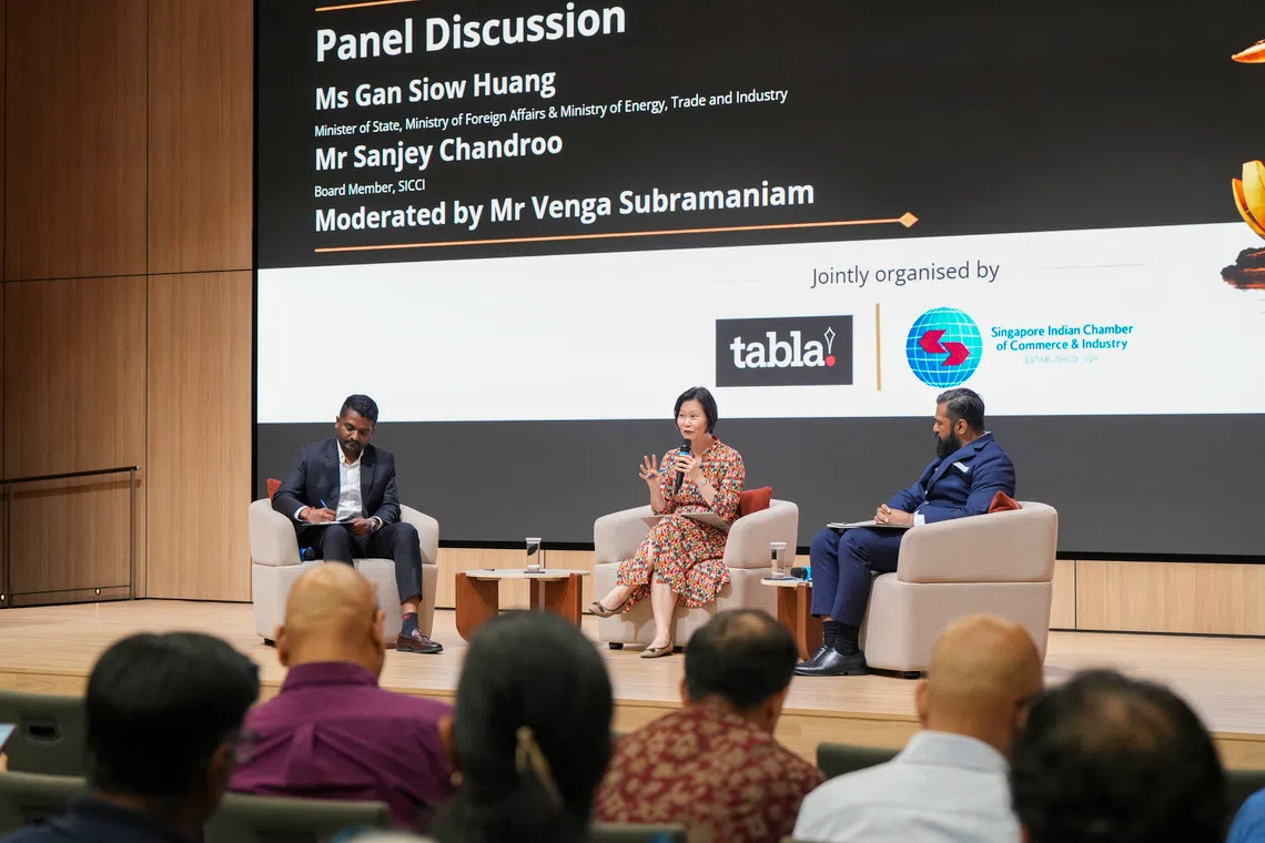 Minister of State for Foreign Affairs and Energy, Trade and Industry Gan Siow Huang (centre) speaking at the tabla! Leadership Exchange Series.