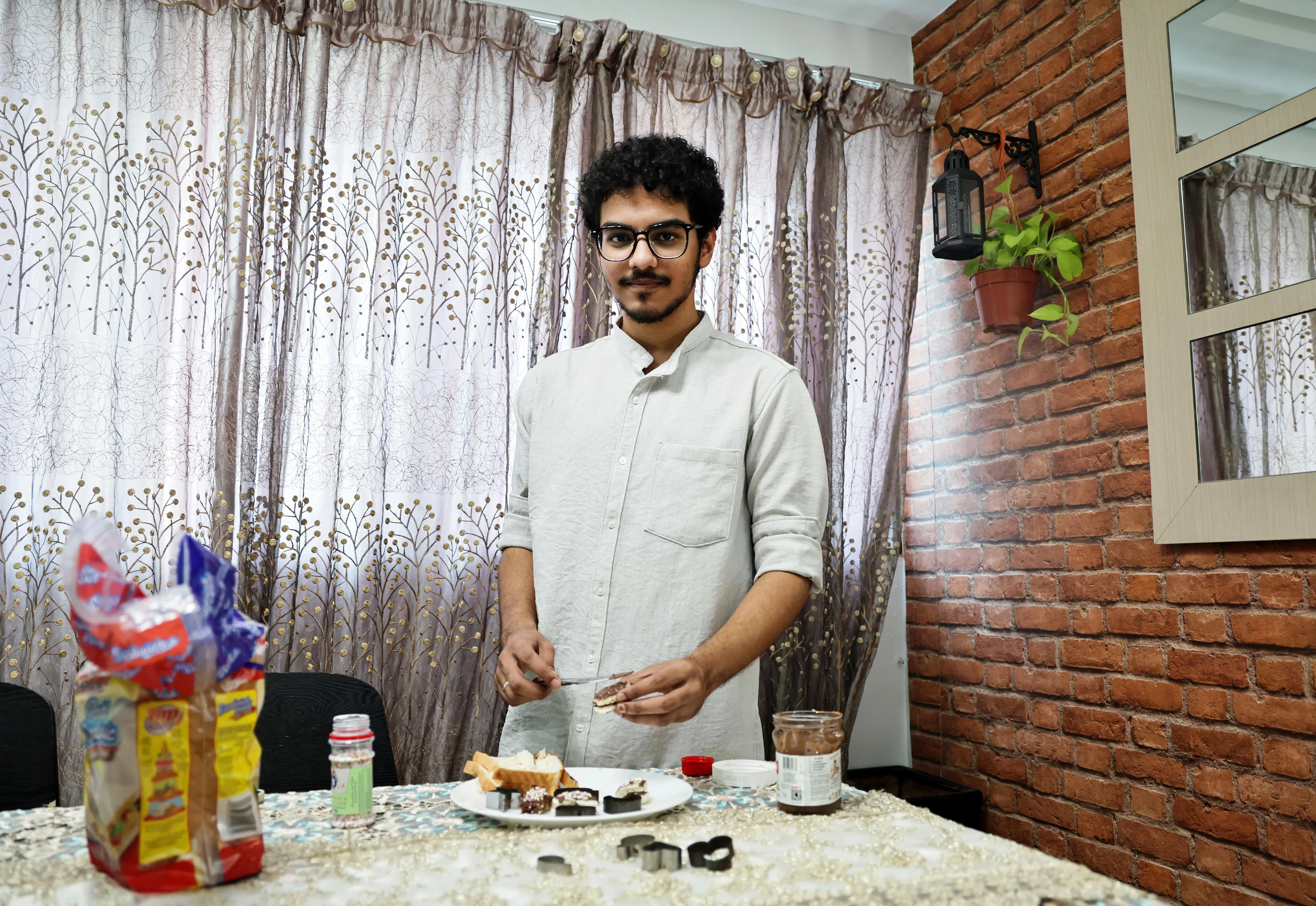 Kaiser Ali Mohammed Suhail enjoys adding sprinkles to drinks, arranging toppings into patterns, and using shaped cutters to turn bread into hearts or stars.