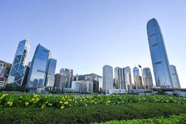 Sem imposto sobre ganhos de capital, imposto sobre dividendos ou imposto sobre heranças, Hong Kong possui um dos regimes fiscais mais competitivos do mundo.