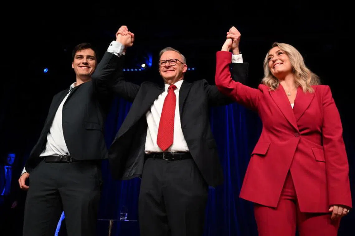 epa12071074 Australian Prime Minister Anthony Albanese, Partner Jodie Haydon and son Nathan acknowledge the crowd at the Labor Election Night function for the 2025 Federal Election at Canterbury-Hurlstone Park RSL Club on Election Day of the 2025 federal election in Sydney, Australia, 03 May 2025. EPA-EFE/LUKAS COCH AUSTRALIA AND NEW ZEALAND OUT