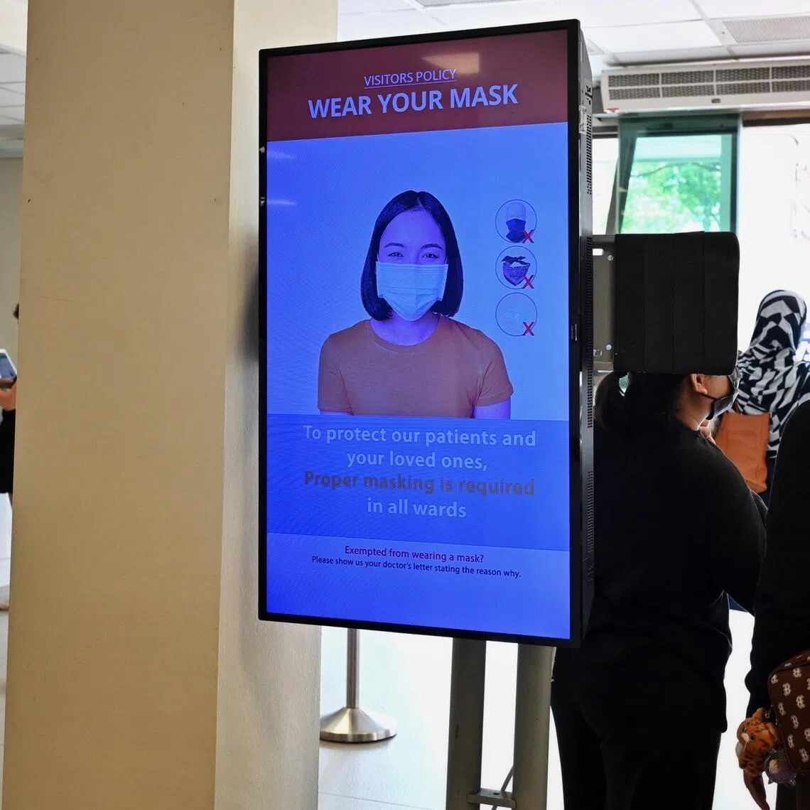 ST20260206_202656400817 Kua Chee Siong/ pixgeneric/

Generic pix of a notice to inform visitors to wear their masks when they visit patients, at Singapore General Hospital (SGH), on Feb 6, 2026.