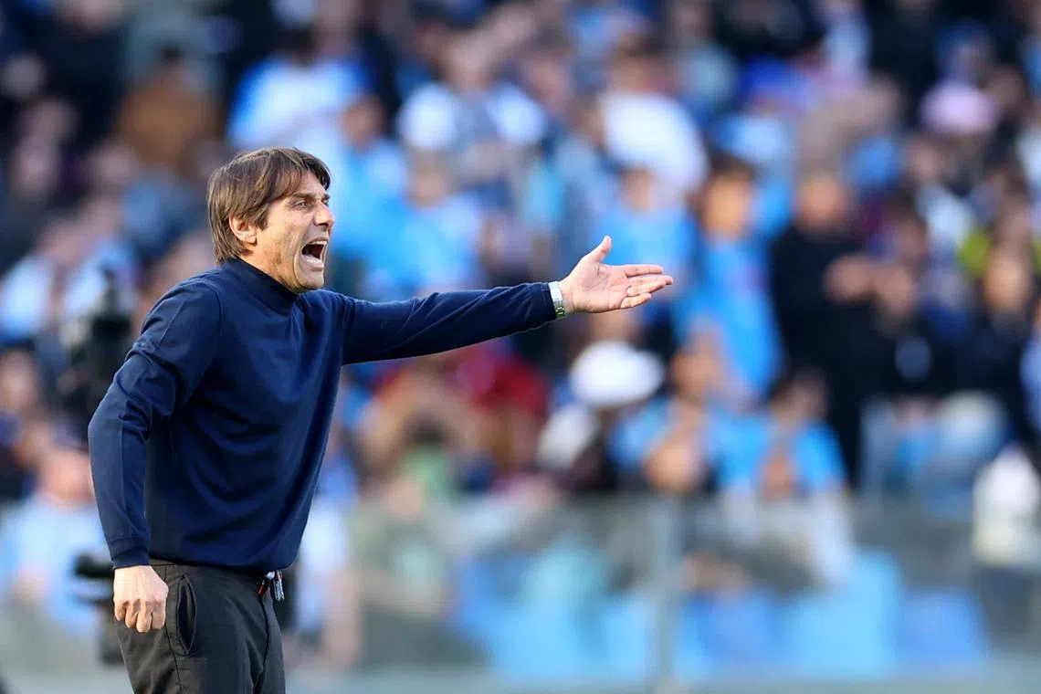 FILE PHOTO: Soccer Football - Serie A - Napoli v Fiorentina - Stadio Diego Armando Maradona, Naples, Italy - March 9, 2025 Napoli coach Antonio Conte during the match REUTERS/Ciro De Luca/File Photo