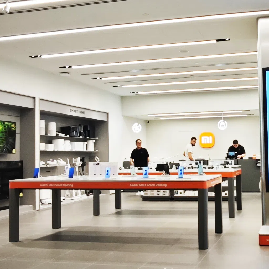 Xiaomi’s store in Singapore at Jewel Changi Airport allows visitors to experience first-hand how smartphones, smart home devices and more work as one integrated, intelligent system.
