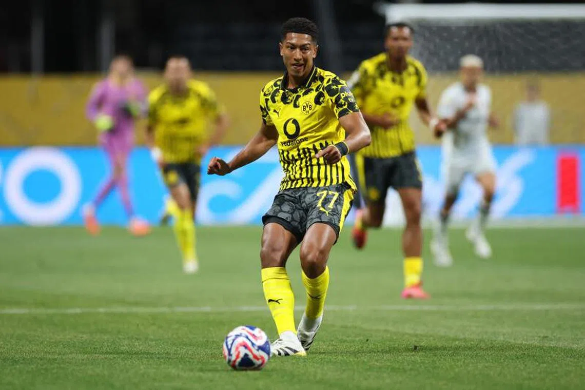 Jobe Bellingham controls the ball during the Fifa Club World Cup 2025 round of 16 match between Borussia Dortmund and CF Monterrey on July 1, 2025.