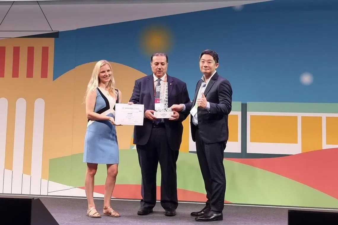 The International Association of Public Transport (UITP) has awarded SMRT for its operational excellence. 


Copyrights: SMRT