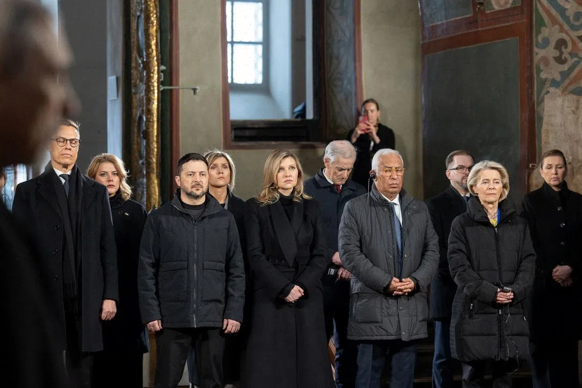 وطن نيوز – زيلينسكي يقول إن المفاوضين الأوكرانيين سيجتمعون مع الفريق الأمريكي يوم الخميس