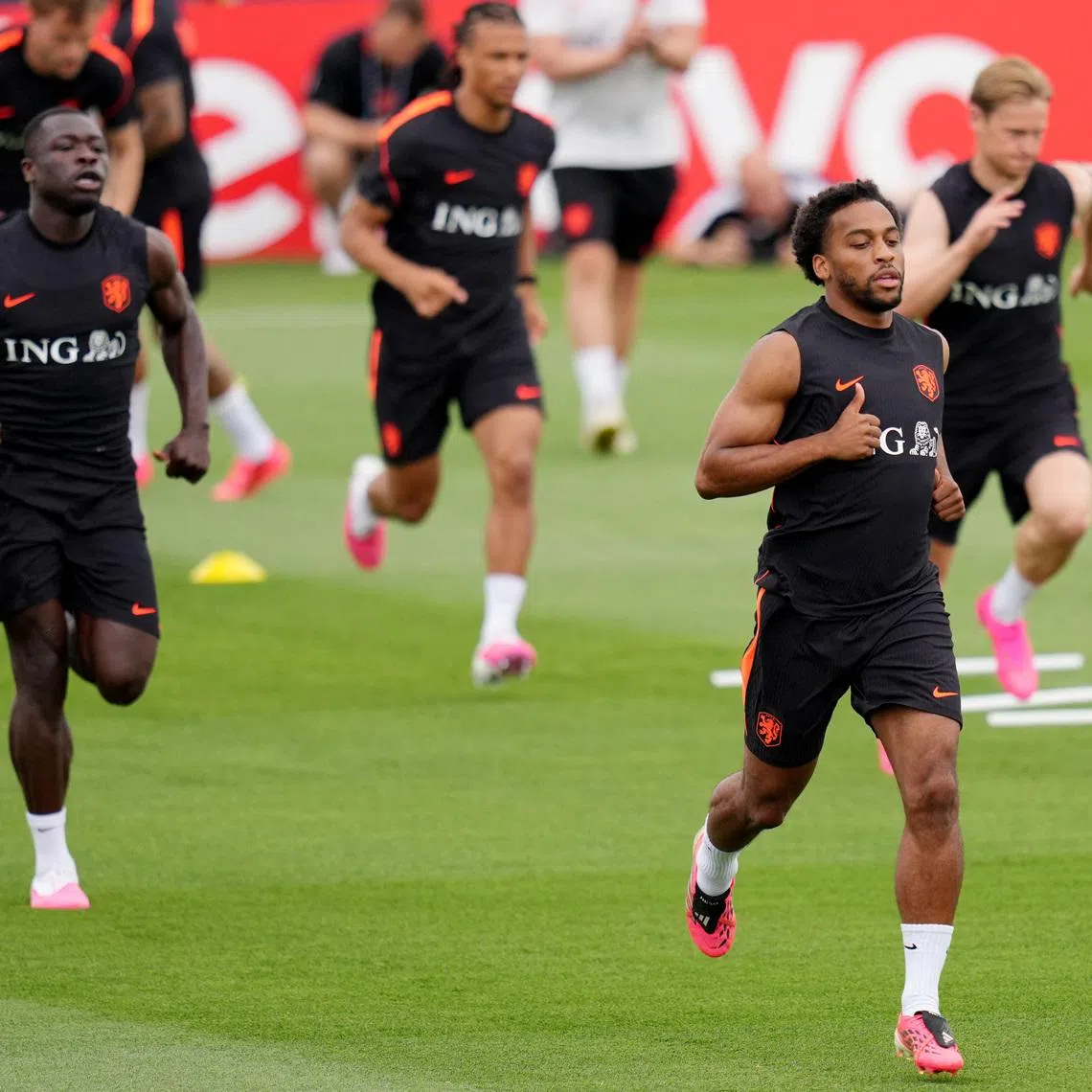 Soccer Football - FIFA World Cup 2026 - Netherlands Training - KC Current Training Facility, Kansas City, Missouri, U.S. - June 11, 2026 Netherlands' Quinten Timber during training IMAGN IMAGES via Reuters/Jay Biggerstaff
