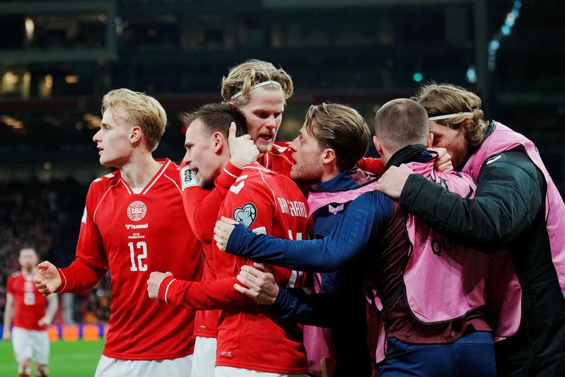Isaksen double keeps alive Denmark's World Cup dream