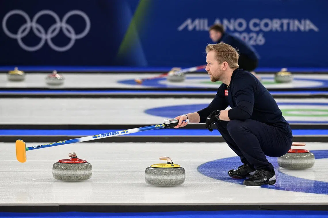 Curling-Champions Sweden all but out of medal contention after poor campaign