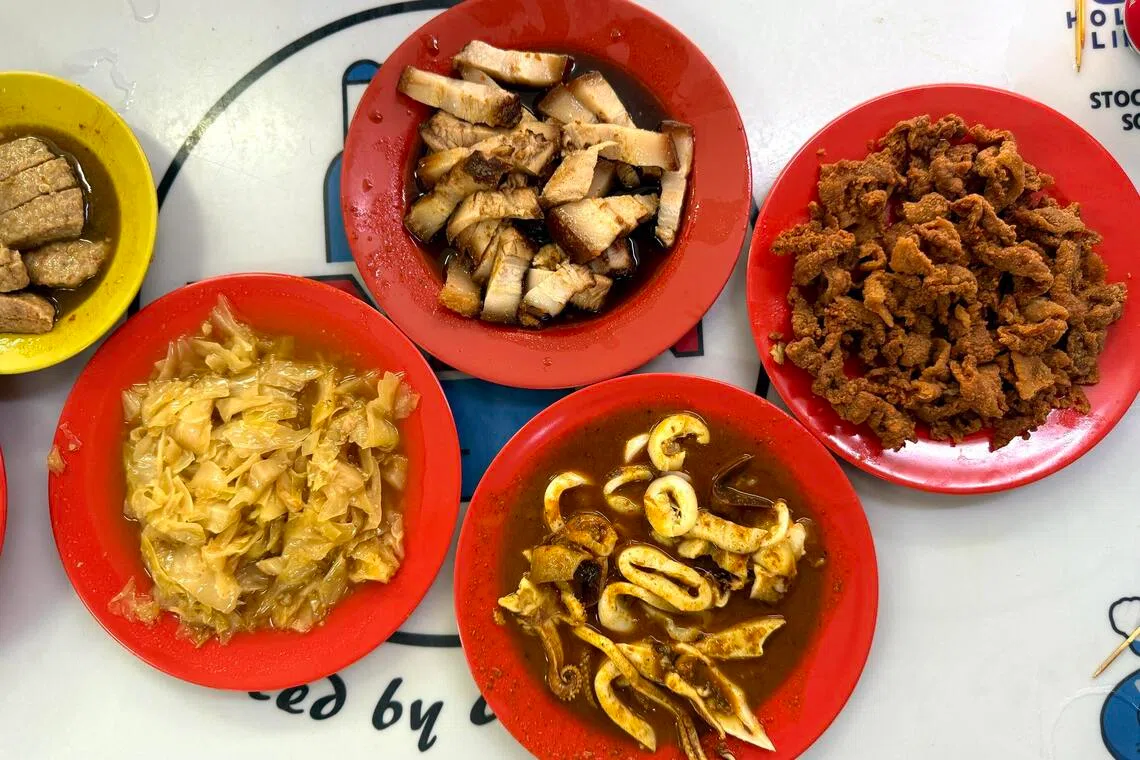 Beo Crescent No Name Hainanese Curry Rice is not shuttering for good, said its co-owner.