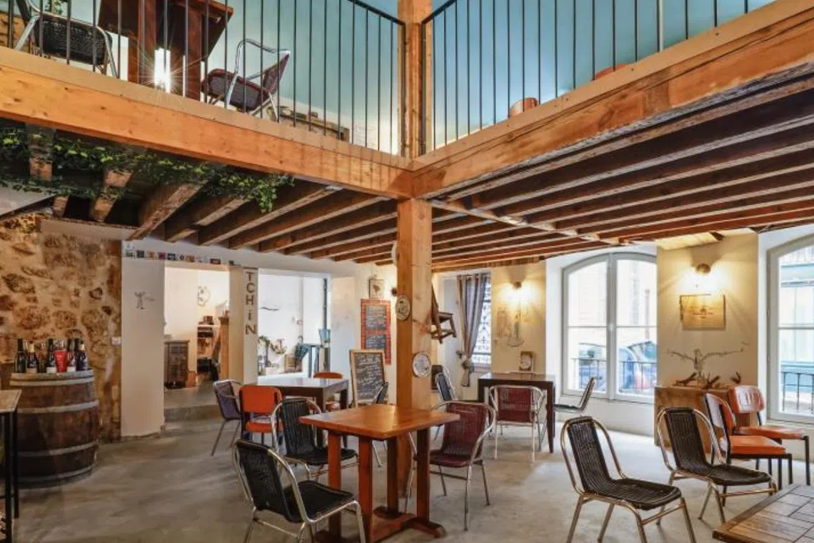 All of the people affected had eaten at the restaurant, Tchin Tchin Wine Bar, between Sept 4 and 10.