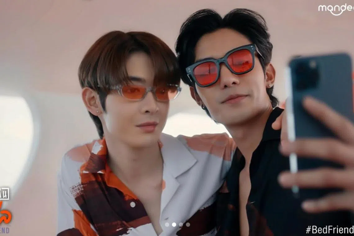 jafriend22 - Thai actors James Supamongkon Wongwisut (left) and Net Siraphop Manithikhun in the series Bed Friend. 

PHOTO: IQIYITHAILAND/INSTAGRAM