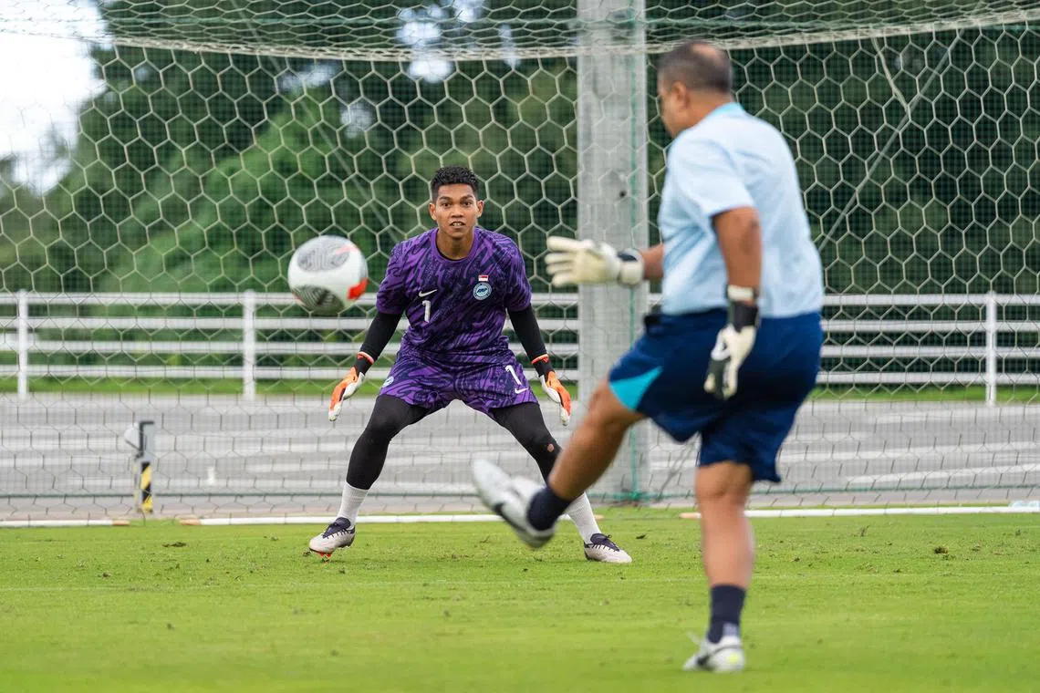dlsoc10 - After receiving his first national team call-up in 30 months following injury and poor form, Singapore goalkeeper Izwan Mahbud feels "reborn" and wants to make his time count.


Credit: Football Association of Singapore