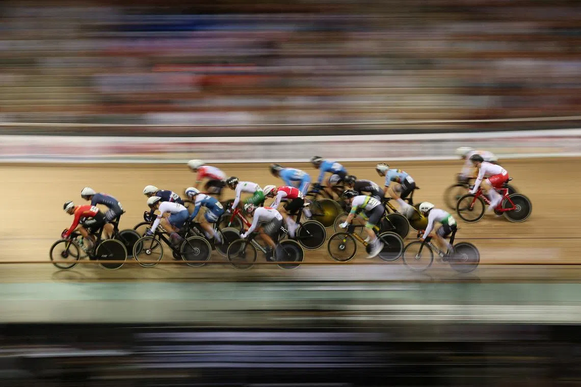 FILE PHOTO: Cycling - Tissot UCI Track World Championships 2022 - The National Velodrome, Saint-Quentin-En-Yvelines, France - October 16, 2022  General view during the Men's Elimination Race REUTERS/Matthew Childs/File Photo