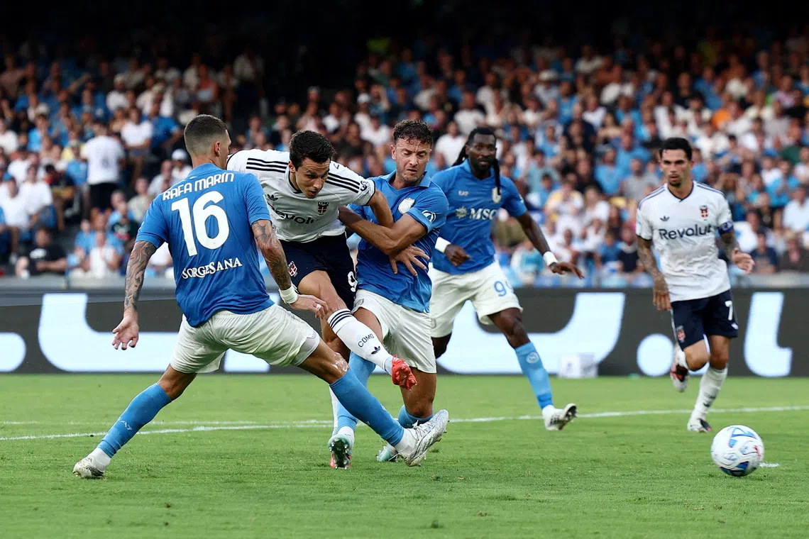Soccer Football - Serie A - Napoli v Como - Stadio Diego Armando Maradona, Naples, Italy - August 30, 2026 Como's Anastasios Douvikas scores their second goal REUTERS/Guglielmo Mangiapane     TPX IMAGES OF THE DAY