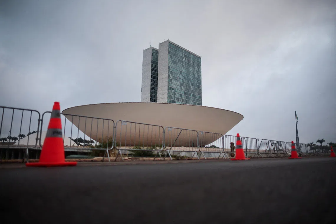 Metal fences set up as security measures outside of the Brazilian National Congress, on the day of the Brazilian general election, in Brasilia, Brazil, October 4, 2026. REUTERS/Mateus Bonomi