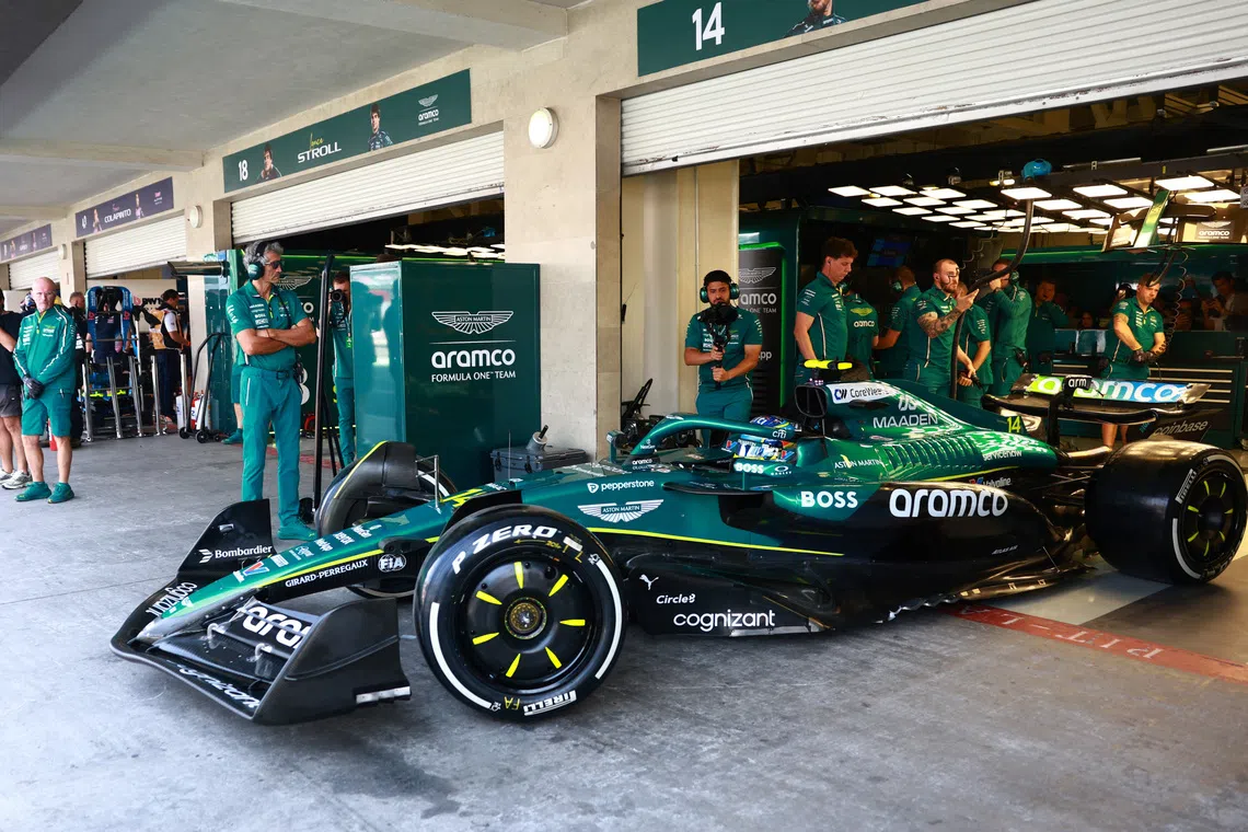 Formula One F1 - Mexico Grand Prix - Autodromo Hermanos Rodriguez, Mexico City, Mexico - October 24, 2025 Aston Martin's Fernando Alonso during practice REUTERS/Raquel Cunha