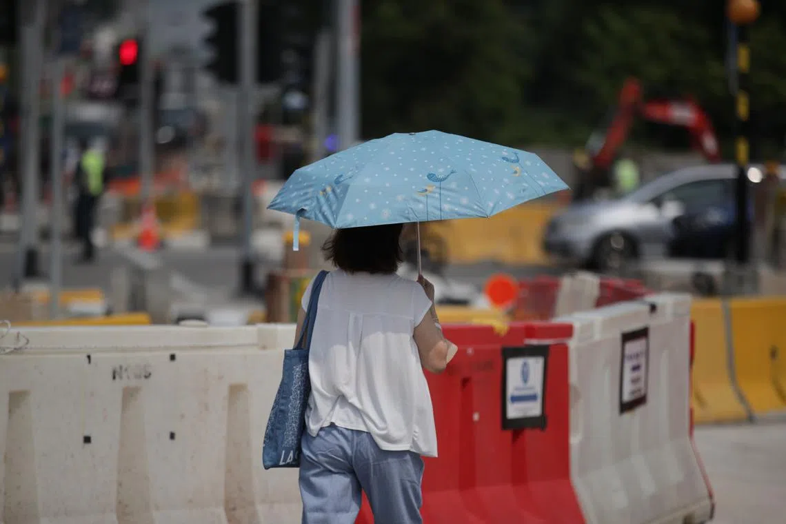 Temperatures will rise to 34 deg C in the afternoon on most days for the next two weeks.