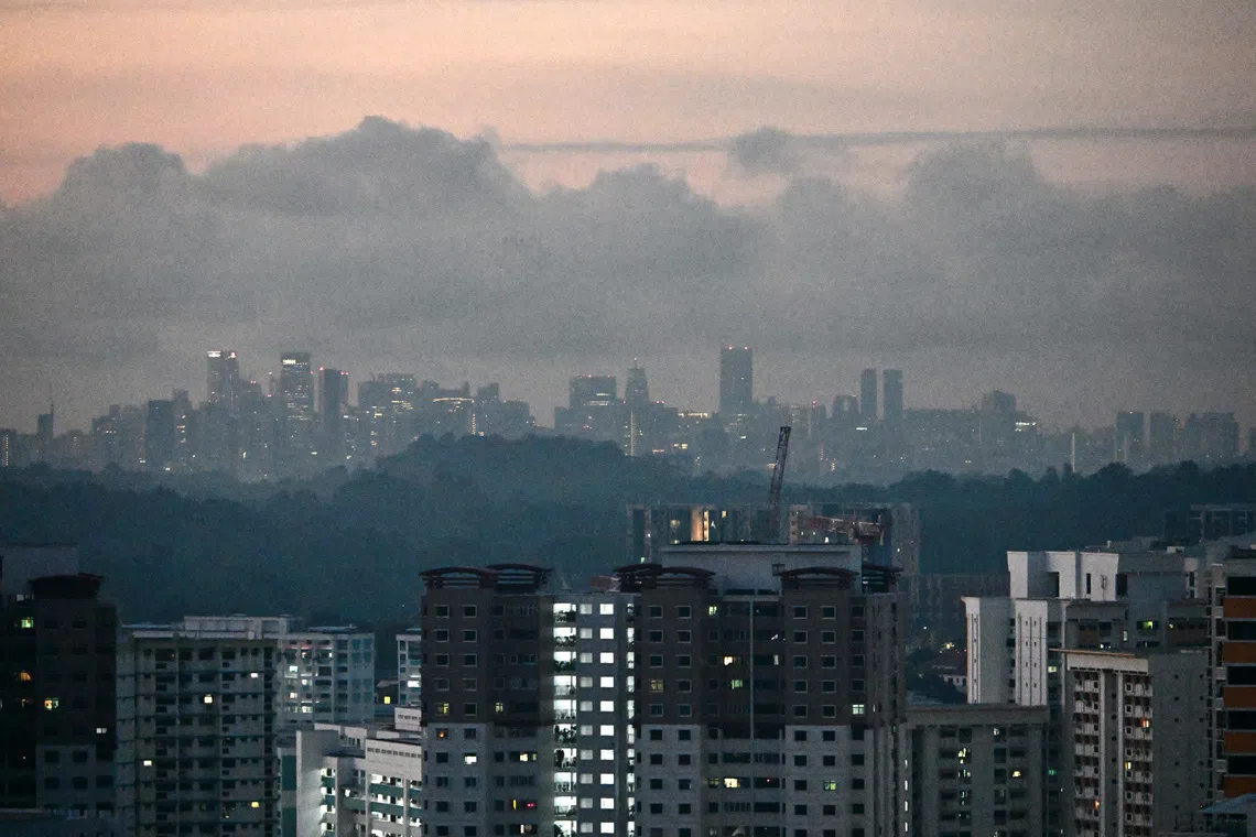 Risk of haze in Singapore if dry conditions, regional hot spots continue in the coming week: NEA