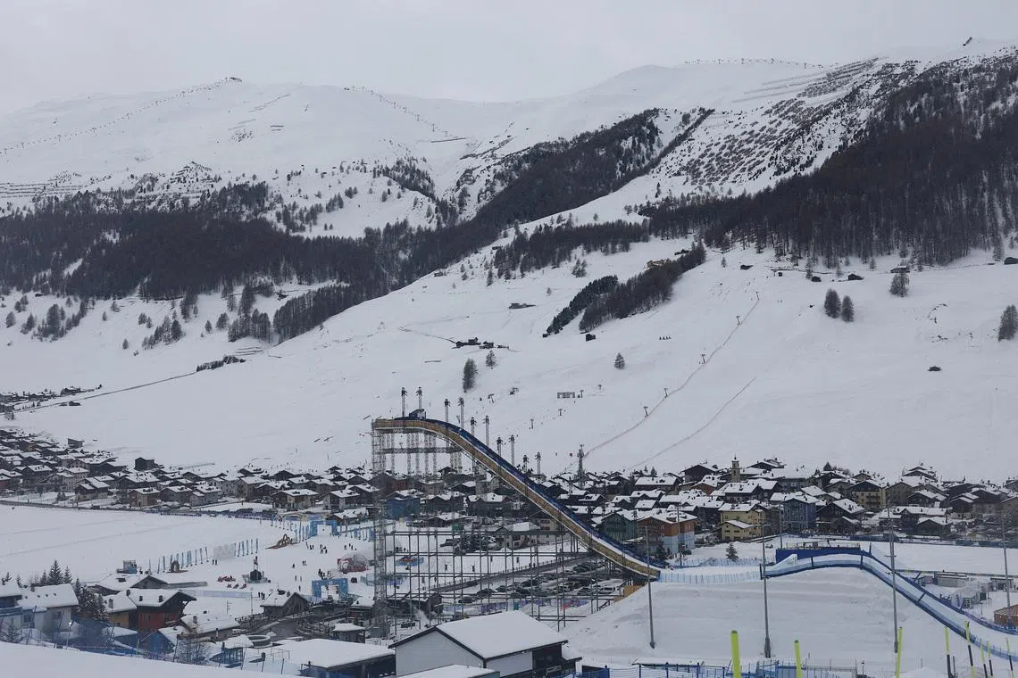 Milano Cortina 2026 Olympics - Freestyle Skiing Training - Slopestyle Official Training - Livigno Snow Park, Livigno, Italy - February 06, 2026 General view of the slope during training REUTERS/Gonzalo Fuentes