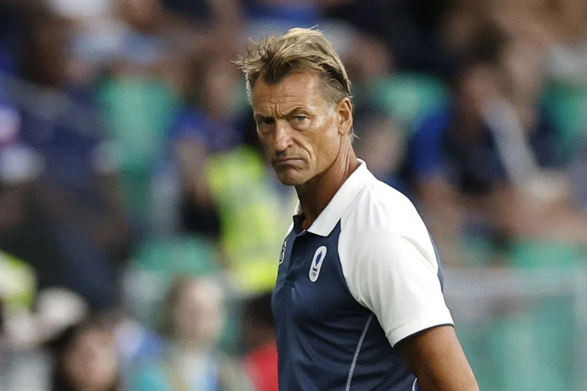 Paris 2024 Olympics - Football - Women's Group A - France vs Canada - Geoffroy-Guichard Stadium, Saint-Etienne, France - July 28, 2024. Herve Renard coach of France before the match. REUTERS/Thaier Al-Sudani/File Photo