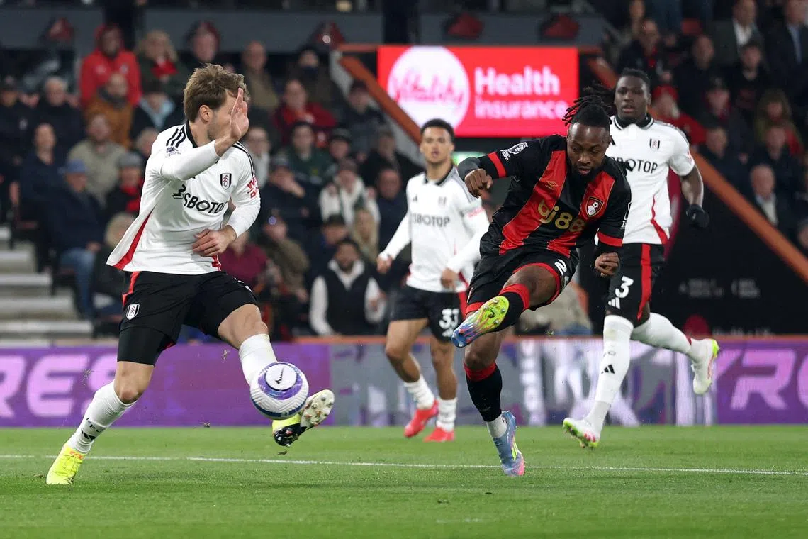 Soccer Football - Premier League - AFC Bournemouth v Fulham - Vitality Stadium, Bournemouth, Britain - April 14, 2025 AFC Bournemouth's Antoine Semenyo scores their first goal Action Images via Reuters/John Sibley EDITORIAL USE ONLY. NO USE WITH UNAUTHORIZED AUDIO, VIDEO, DATA, FIXTURE LISTS, CLUB/LEAGUE LOGOS OR 'LIVE' SERVICES. ONLINE IN-MATCH USE LIMITED TO 120 IMAGES, NO VIDEO EMULATION. NO USE IN BETTING, GAMES OR SINGLE CLUB/LEAGUE/PLAYER PUBLICATIONS. PLEASE CONTACT YOUR ACCOUNT REPRESENTATIVE FOR FURTHER DETAILS..