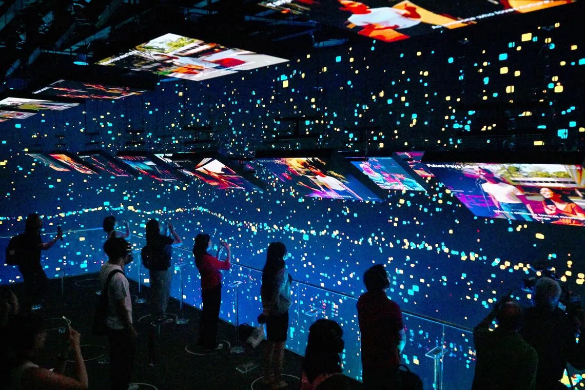 ST PHOTO : KUA CHEE SIONG

 ST20250818_202582400982	 sfsoul18	RightsUsageTerms: SPH EDITORIAL USE ONLY
Caption: ST20250818_202582400982 Kua Chee Siong/ 
The Heart&Soul Experience, the SG60 flagship event, uses immersive storytelling and generative AI to create a personalised, imaginative experience for each visitor, offering a peek into what their future in Singapore could look like.