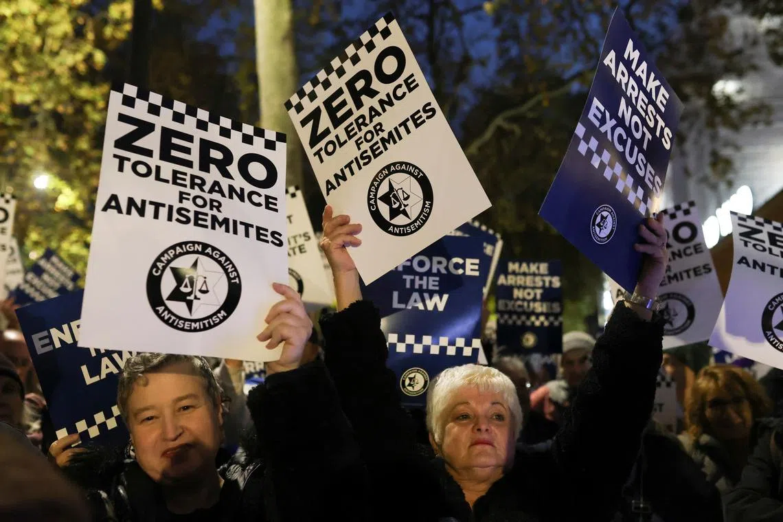 FILE PHOTO: Demonstrators protest against the lack of police action during pro-Palestinian demonstrations and to condemn the increase of antisemitic hate crimes in London, Britain, October 25, 2023. REUTERS/Susannah Ireland/File Photo