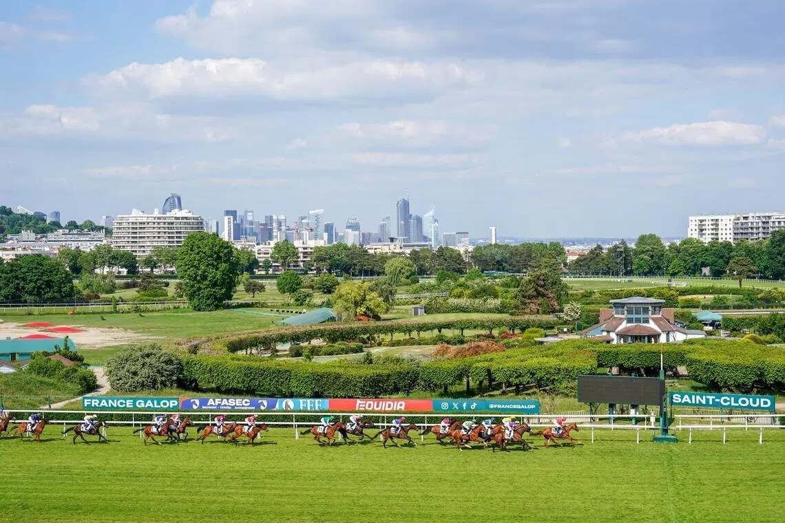 Saint-Cloud racecourse - A spectacular view of the Saint-Cloud racecourse with the Paris skyline in the background as horses make their way in a race around the 125-year-old track.
PHOTO: SCOOPDYGA