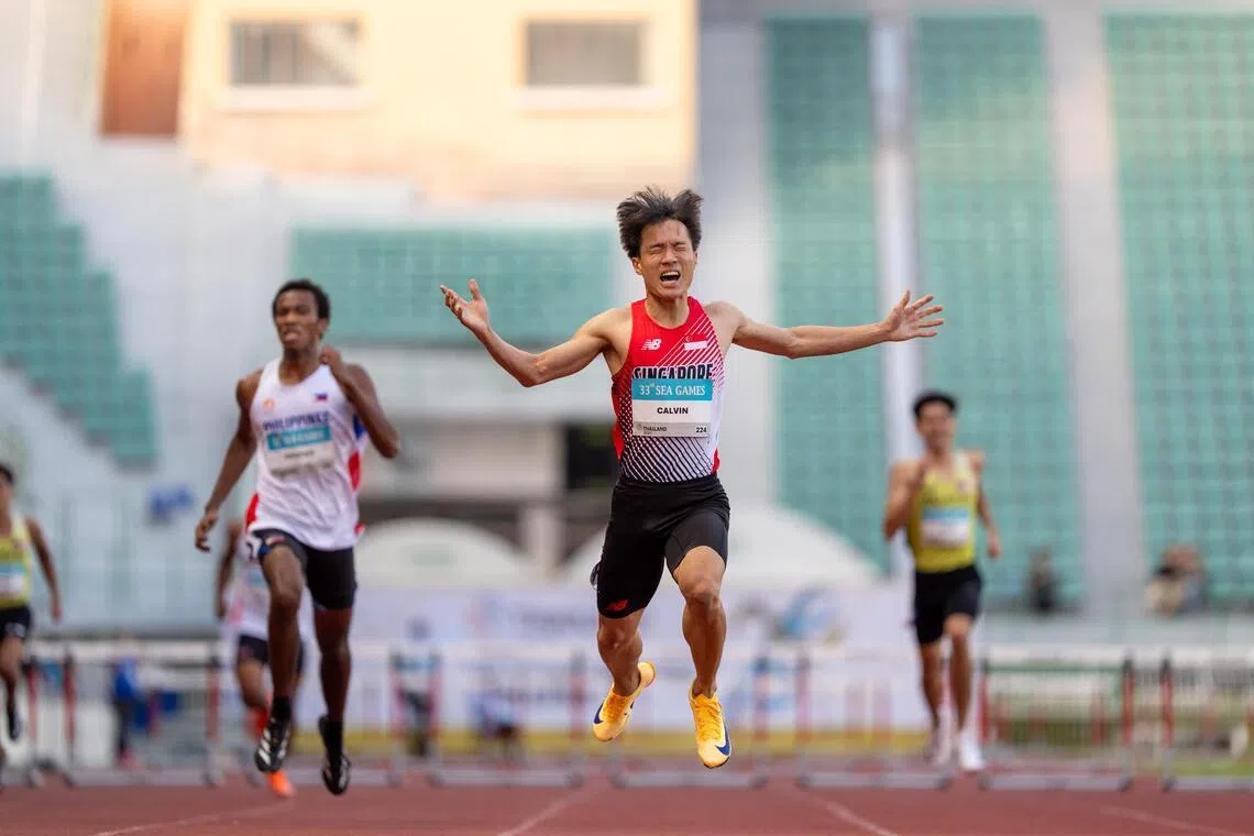 Calvin Quek after winning gold in the men’s 400m hurdles at the 2025 SEA Games in Thailand.