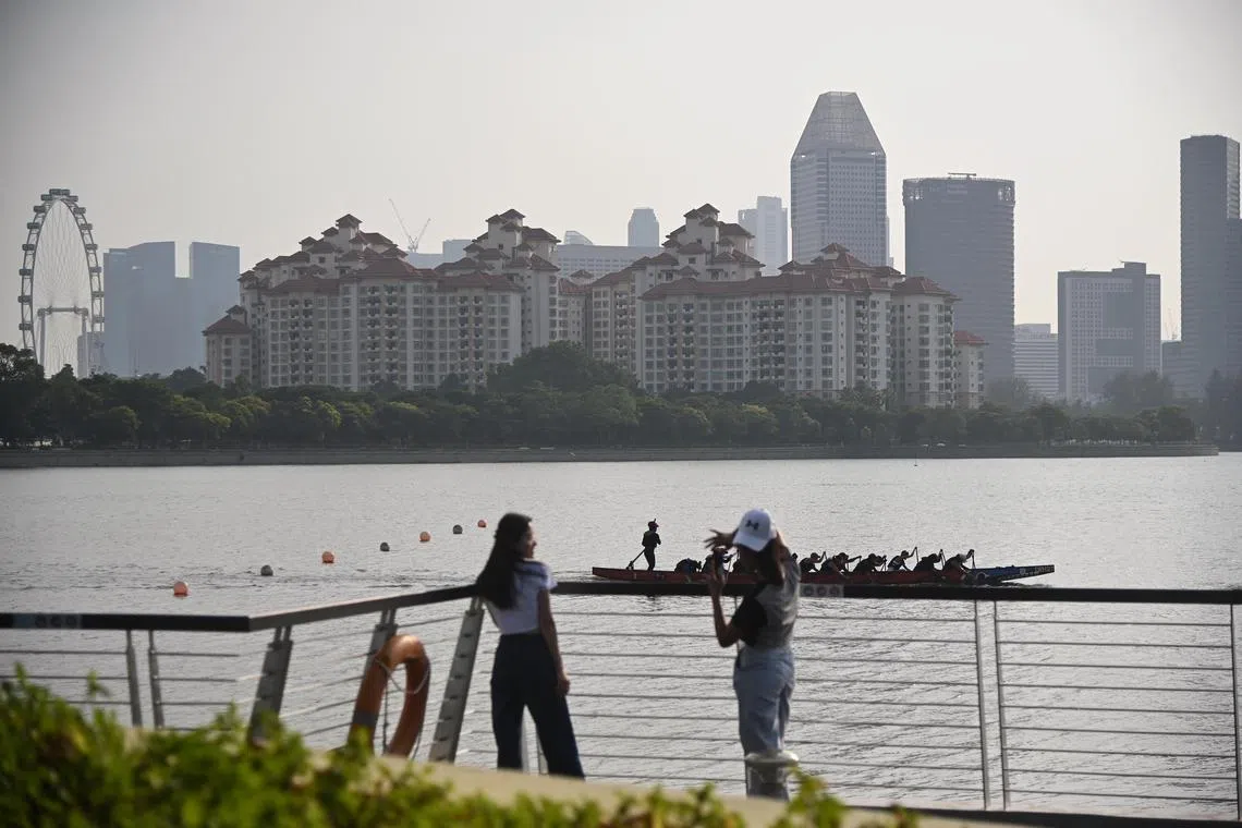 A view of Kallang Basin at 5pm on Oct 8. The 24-hour PSI reading for Tuesday is expected to be in the moderate range.