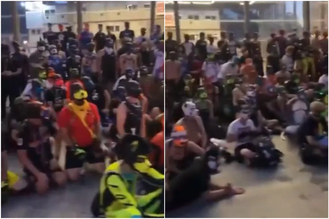 Individuals at the event were dressed in dog costumes, crawling on their fours and communicating by howling and barking.