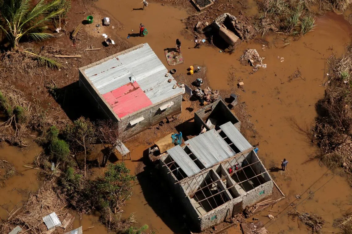  Flooded buildings are seen as waters begin to recede in the aftermath of Cyclone Idai, in Buzi near Beira, Mozambique, March 24, 2019.
