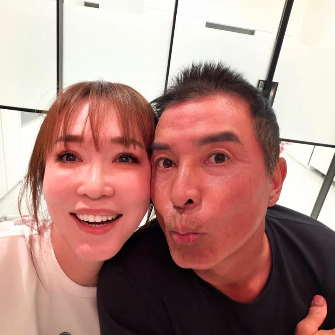 fanno6 - From left: Fann Wong with husband Christopher Lee

source: PHOTO: FANNAIAIWONG/INSTAGRAM