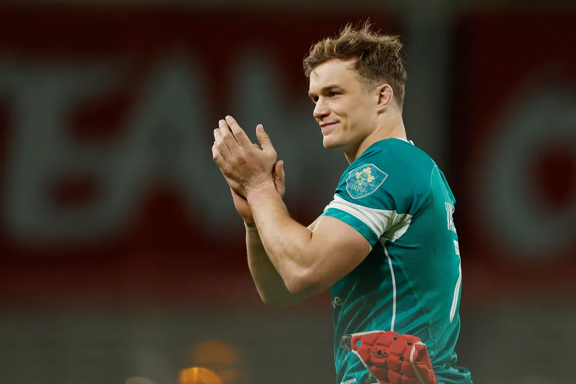Rugby Union - Autumn Internationals - Ireland v Fiji - Aviva Stadium, Dublin, Ireland - November 23, 2024 Ireland's Josh van der Flier applauds fans after the match REUTERS/Clodagh Kilcoyne