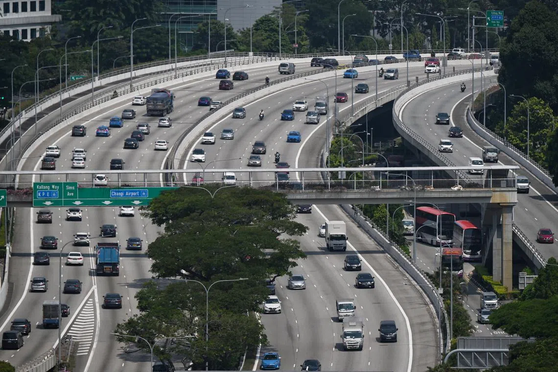 Cars/ vehices travelling along the PIE as seen from Toa Payoh Lorong 7 at 3.15pm on Oct 8.