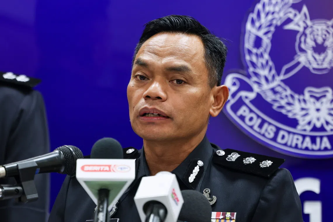 Two Singaporeans arrested in JB after fighting in police station