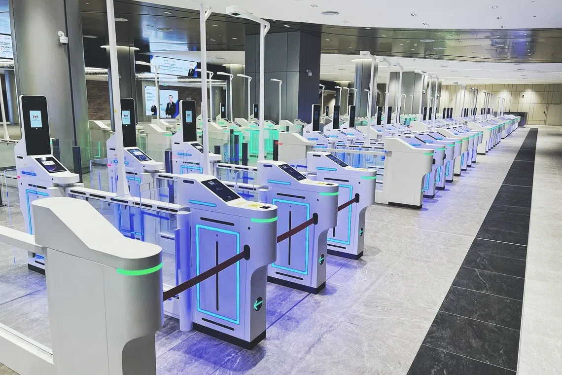 The Bukit Chagar Immigration, Customs and Quarantine complex is equipped with 100 e-gate lanes for immigration clearance on the Malaysian side.