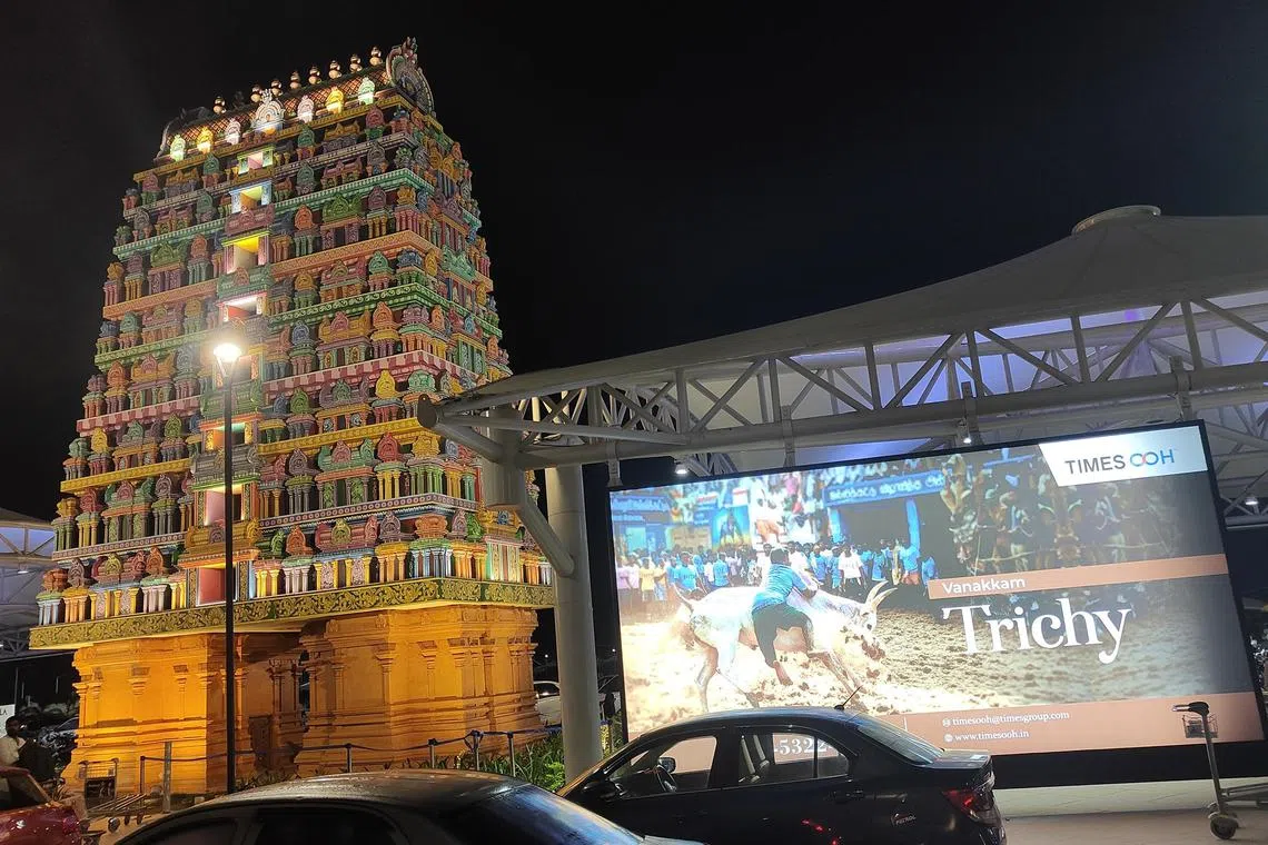 ddtrichy - A replica of a temple at the Tiruchirappalli International Airport.

Credit: Debarshi Dasgupta