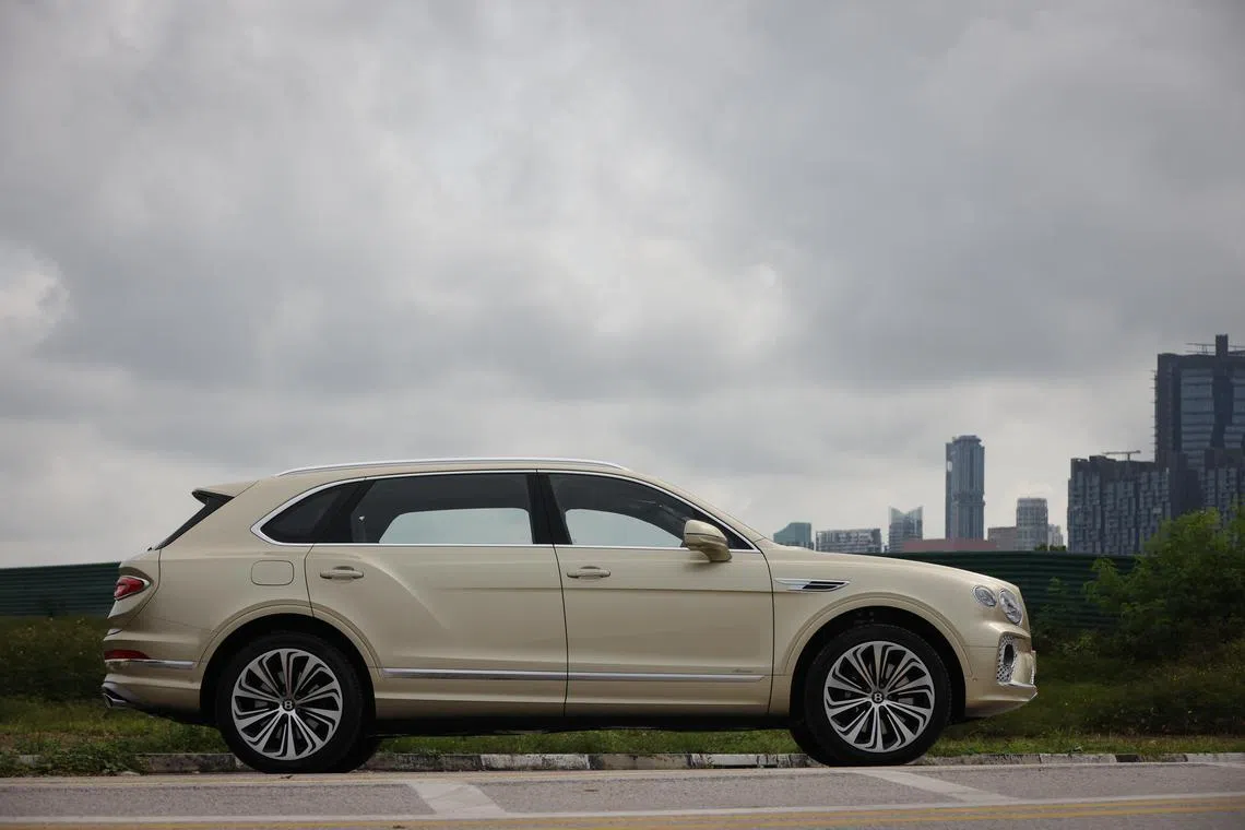 ctbentley16 ST20230614_202398664410 Ong Wee Jin /

Bentley Bentayga Extended Wheelbase.

Photographed on June 14, 2023.