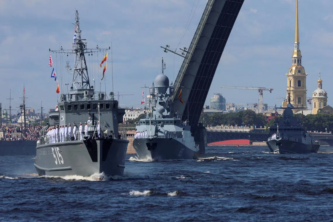 FILE PHOTO: Russian minesweeper Pavel Khenov, missile corvettes Uglich and Sovetsk sail along the Neva River during the annual Navy Day parade in Saint Petersburg, Russia, July 30, 2023. REUTERS/Anton Vaganov/File Photo