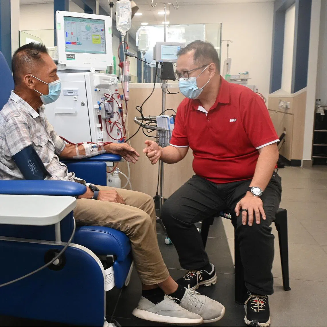 ST20241125_202427000627 Desmond Wee_jtnkf/
Far right : NKF chairman Arthur Lang chatting with a kidney dialysis patient, Mr Job Loei, 60.
NKF's plans will address the increasing prevalence of kidney disease in Singapore.
Photo was taken on Nov 25 , 2024 at Blk101, Simei Street 1, #01-892, Singapore 520101.