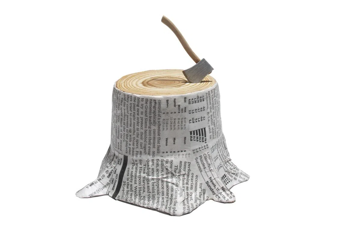 Everyone is online all the time, and just about everyone seems interested, if not obsessed, by national and world happenings. But the traditional media do not receive much benefit and after decades of decline, their collapse seems to be accelerating. (Kevin Van Aelst/The New York Times) -- FOR EDITORIAL USE ONLY WITH MEDIA INDUSTRY DECLINE BY DAVID STREITFELD FOR FEB. 28. ALL OTHER USE PROHIBITED.