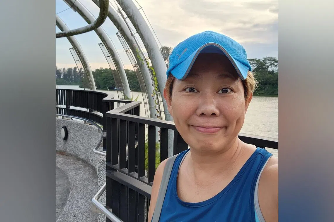 In the series, she plays an active housewife whose son becomes depressed due to the high expectations placed on him.