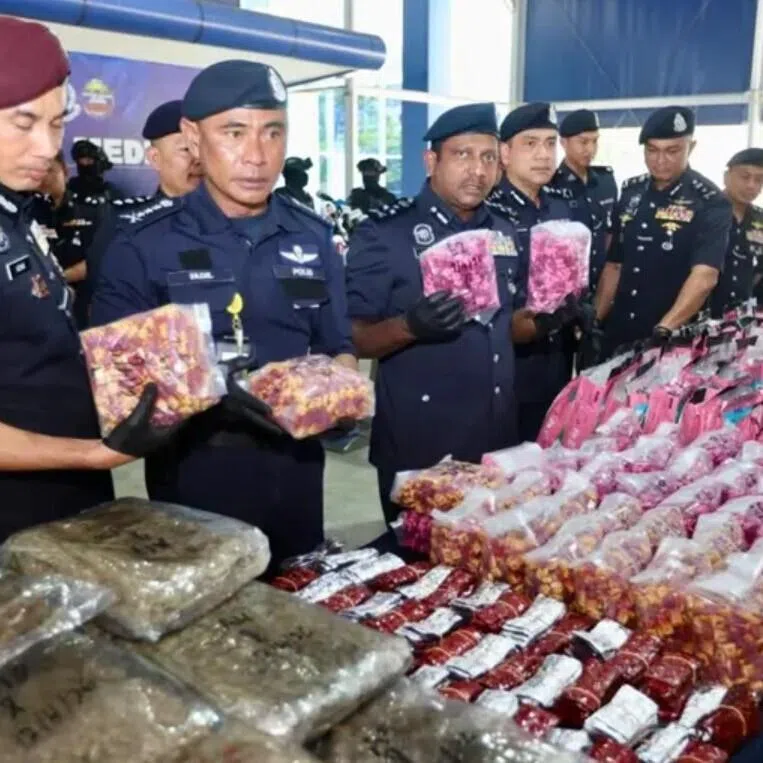 The police seized 400 vape cartridges filled with fentanyl liquid, 612.12kg of methamphetamine and 6.4kg of Erimin 5 pills.