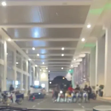 The Sultan Ismail Petra Airport attracted youths on modified motorcycles who used the drop-off area outside the departure hall for high-speed and drag races.